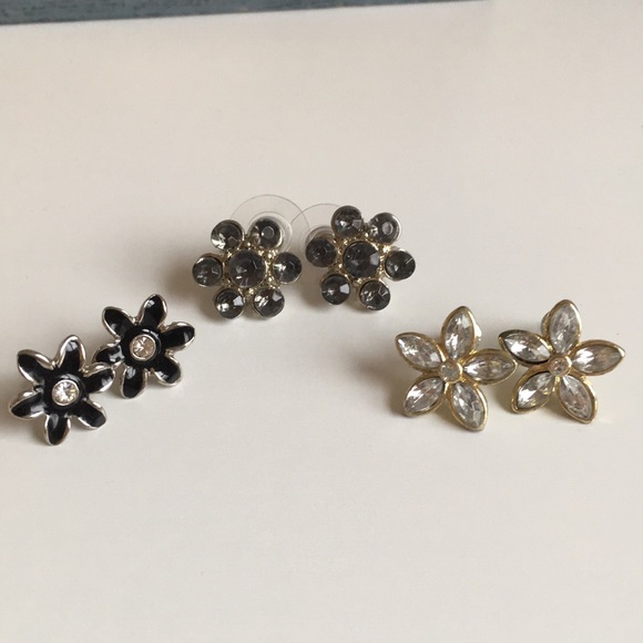 Charlotte Russe Jewelry - Flower stud earrings (set of 3)